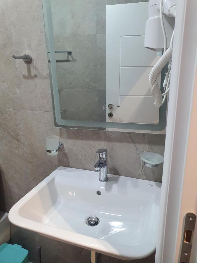 #New Luxury Apartment Tirana Buitenkant foto
